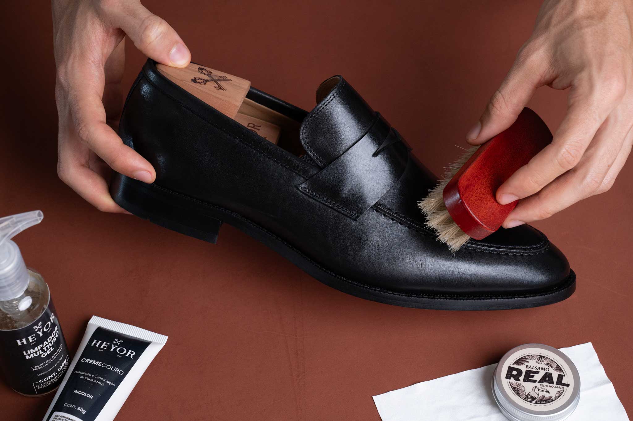 Cuidados com couro: como limpar, hidratar e conservar seus sapatos